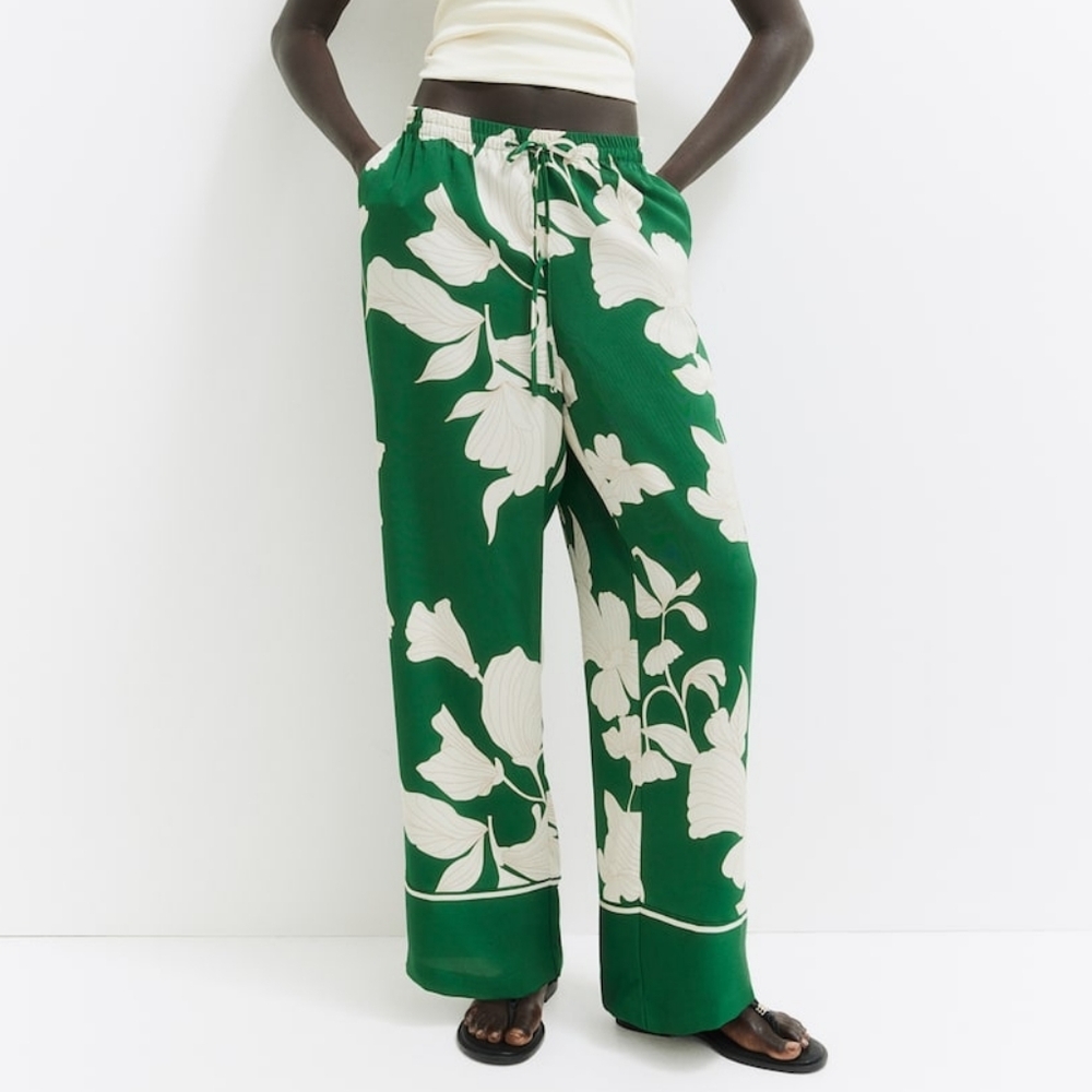 H&m Co-ord Set pajama style shirt × flowy pants floral green ecru BNWT - Picture 2 of 15